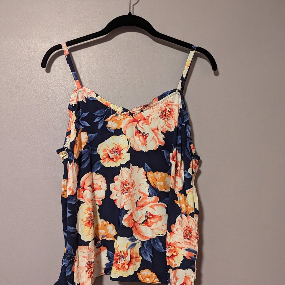 NWT Old Navy Floral ruffle trim crop tank - L, Navy
